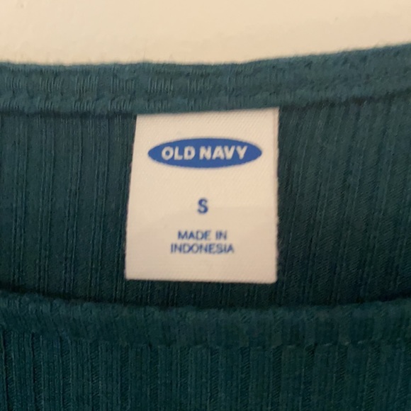 Old Navy Basic Ribbed Tee - Picture 2 of 4